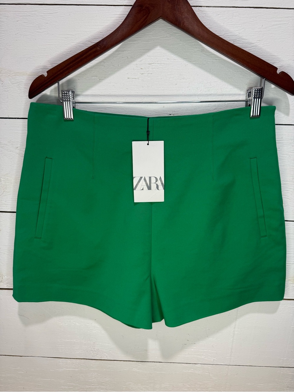 Zara Green High-Waisted Tailored Shorts - NWT Size XL